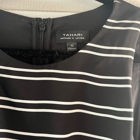 TAHARI STUNNING Sz 10 🍒NWOTS🍒NAVY & WHITE DRESS JUMPSUIT W TOP KNOT DETA… - Picture 3 of 6